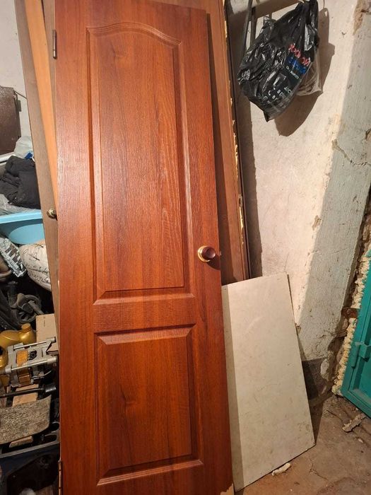 Продам межкомнатную дверь в ванную