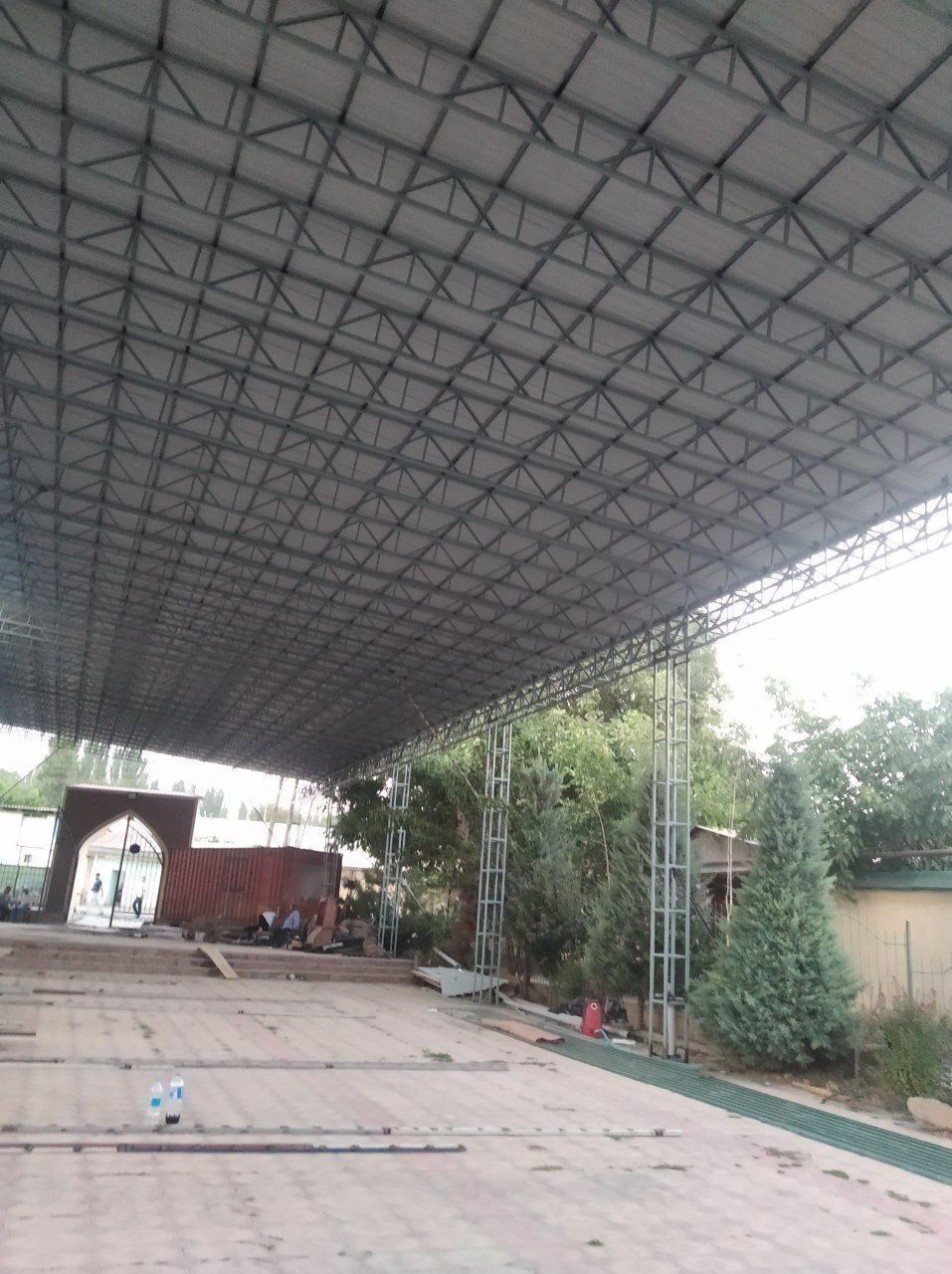 Har xil o'lchamdagi Tom naves stadiyonlar qurib ornatamiz