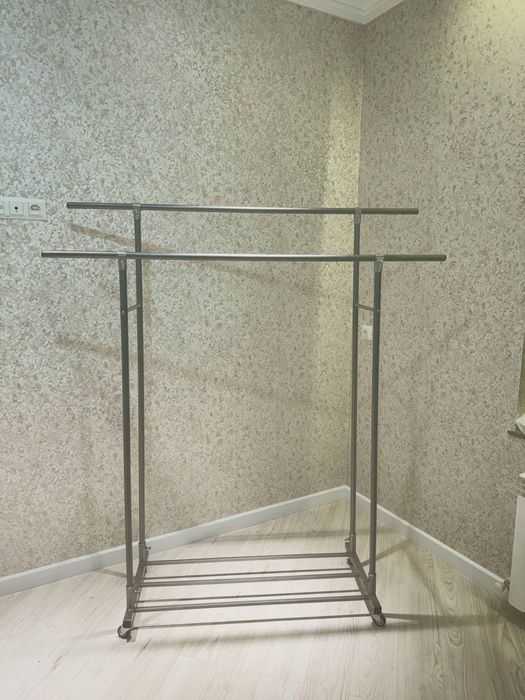 вешалка металлическая напольная 1.75×1.50 м (серый/золотой)