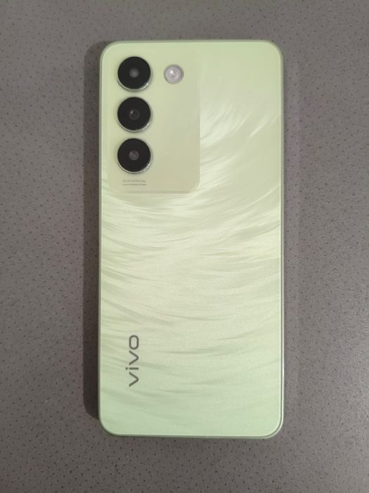 Vivo Y 100 в идеальном состояний ..!