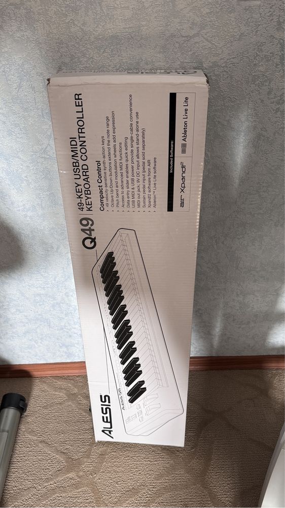 Midi Клавиатура alesis q49 ( синтезатор)