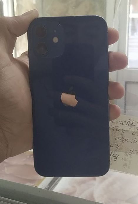 Iphone 12 rangi kõk yomkost 76 pamyat 64 abmen qilaman