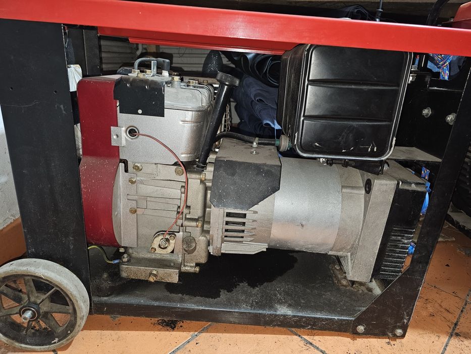 2 Generatoare  1 Lombardini 5kw si 1 Yanmar 2,2kw
