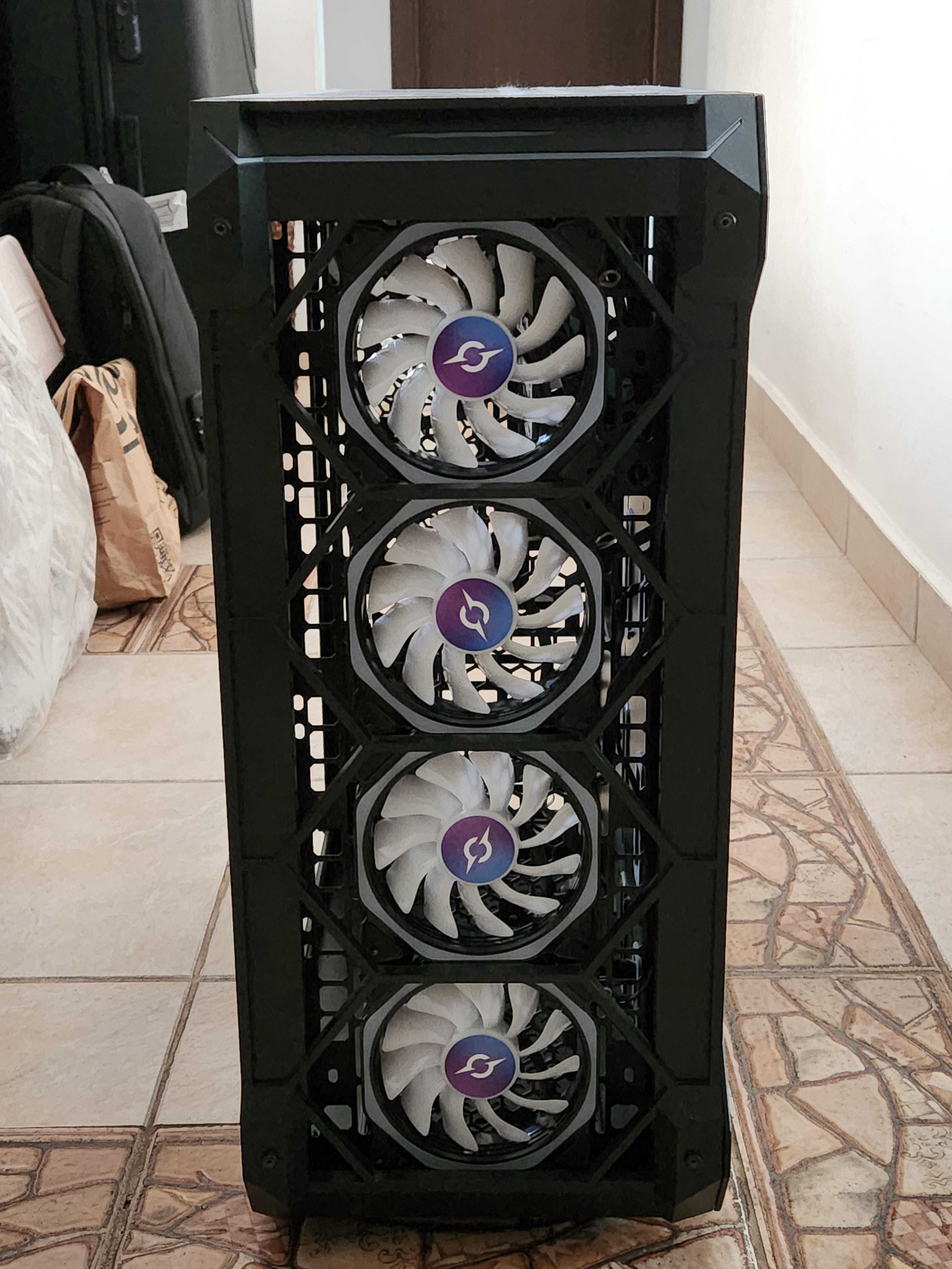 Carcasa Aqirys Deneb - 8 ventilatoare incluse