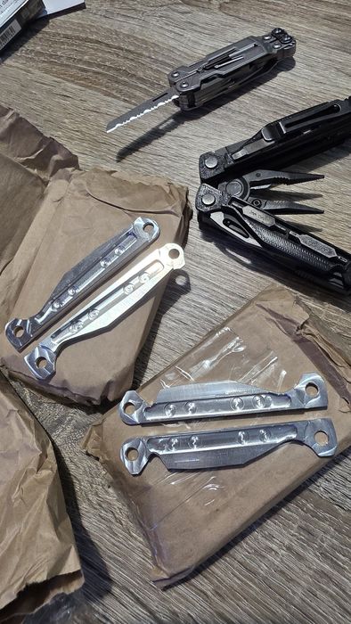 Mod Plasele manere scales Leatherman Charge + aluminiu