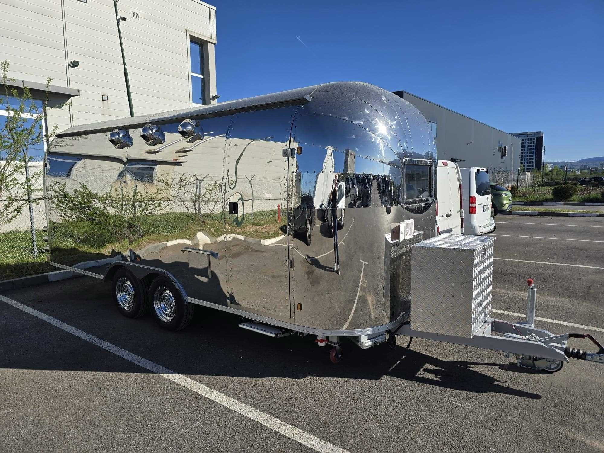 Каравана за бързо хранене FoodTruck