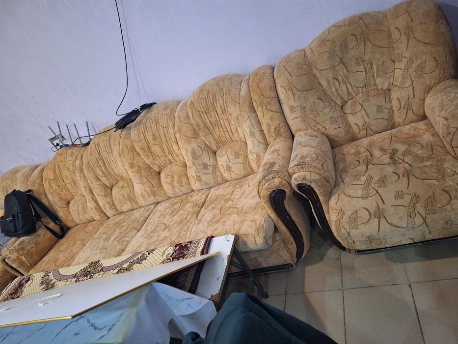 Продаётся диван с креслами