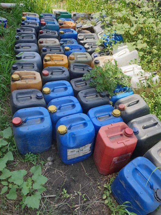 Ulei uzat ars provenit din service auto.