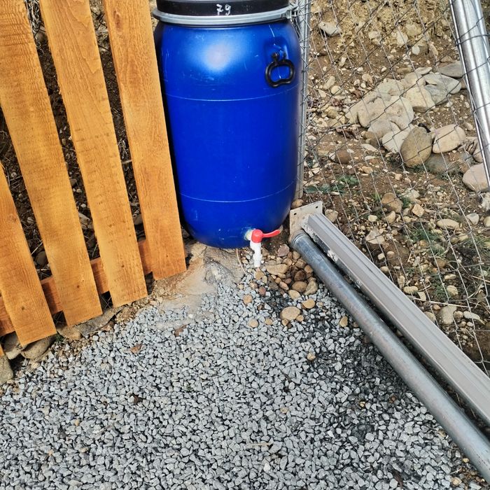 Vând 2 butoaie stare fff buna