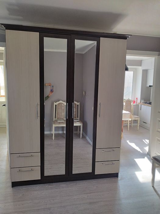 Продам вместительный шифонер