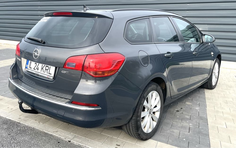 De vanzare Opel astra J 2014