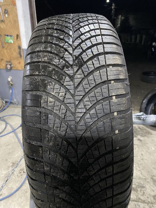 1x anvelopa iarna 205 55 17 Goodyear
