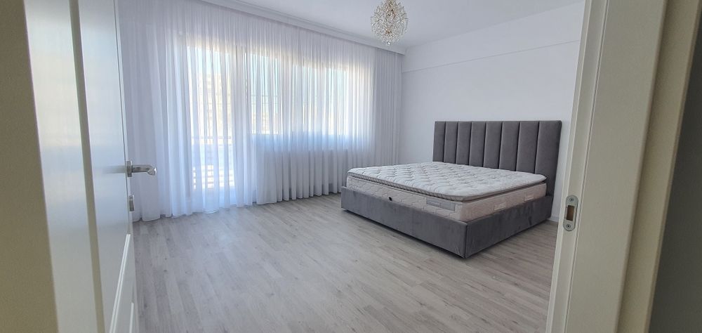 Propietar Închiriez Apartament 4 Camere,2Bai,Buc Inchisa,2Balcoane.Et1
