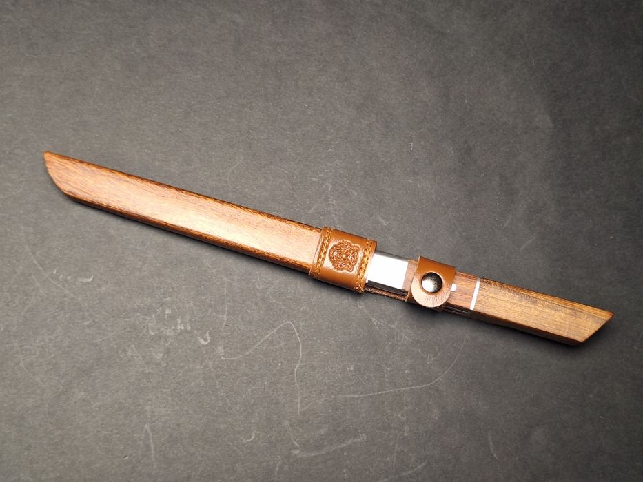 Японски нож M390 с дървена кания