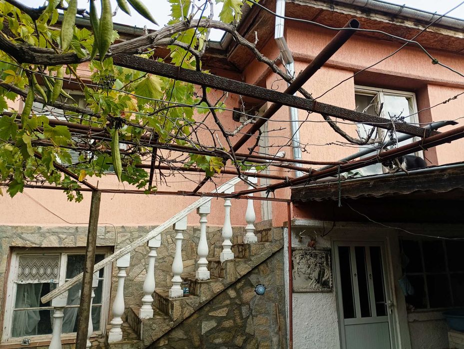 Продава се!Къща близнак.
