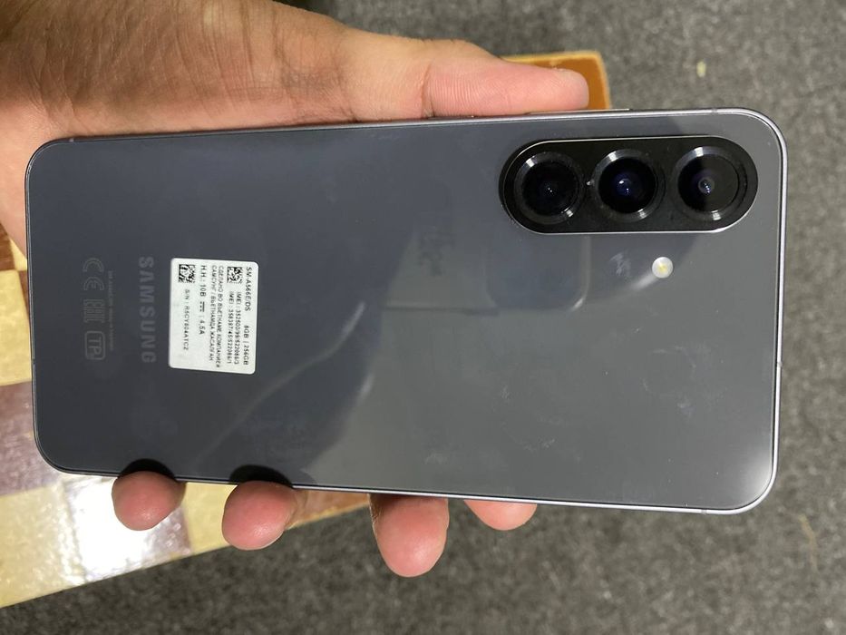 Samsung A56 с гарантии