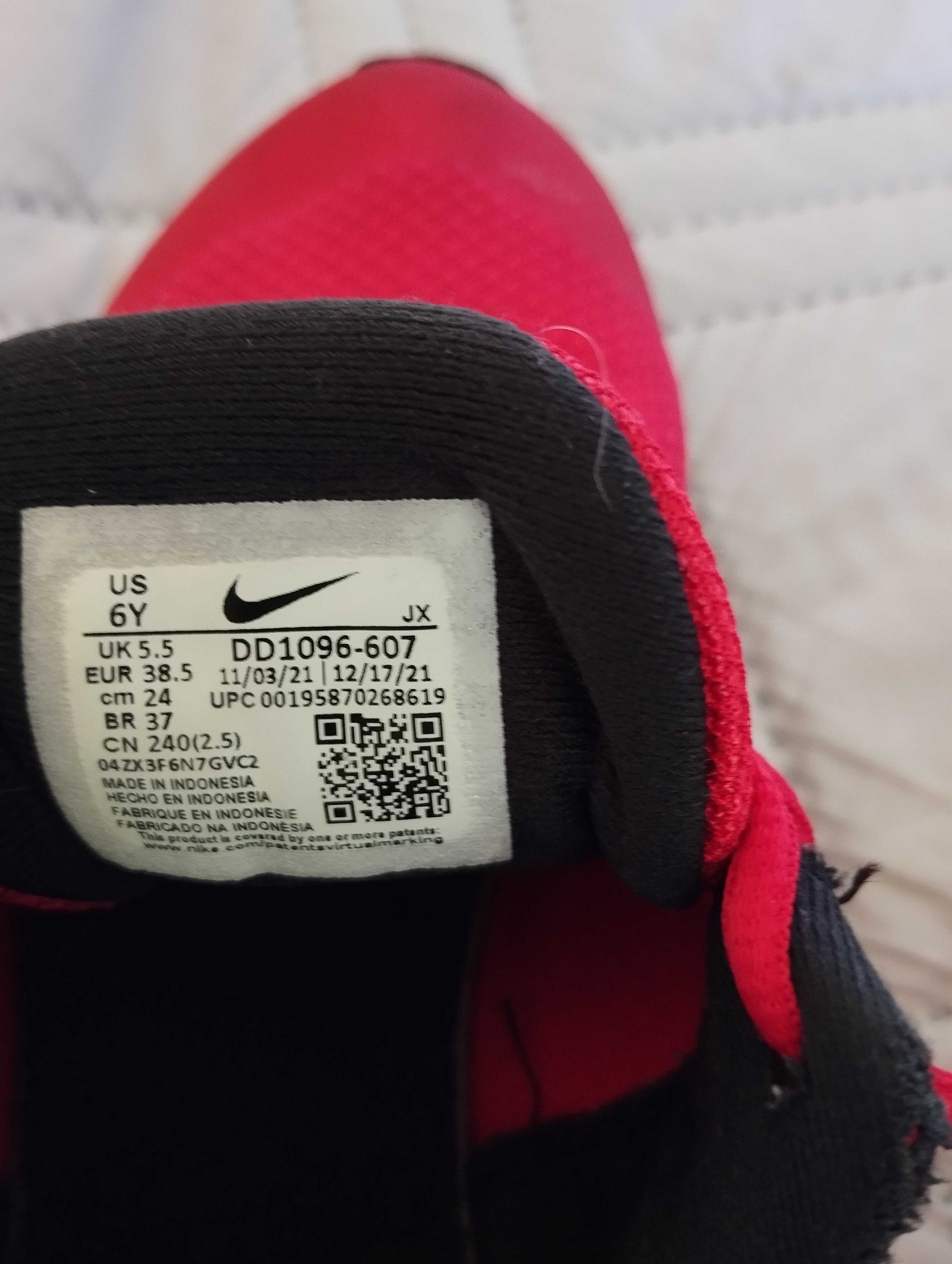 Оригинални маратонки NIKE