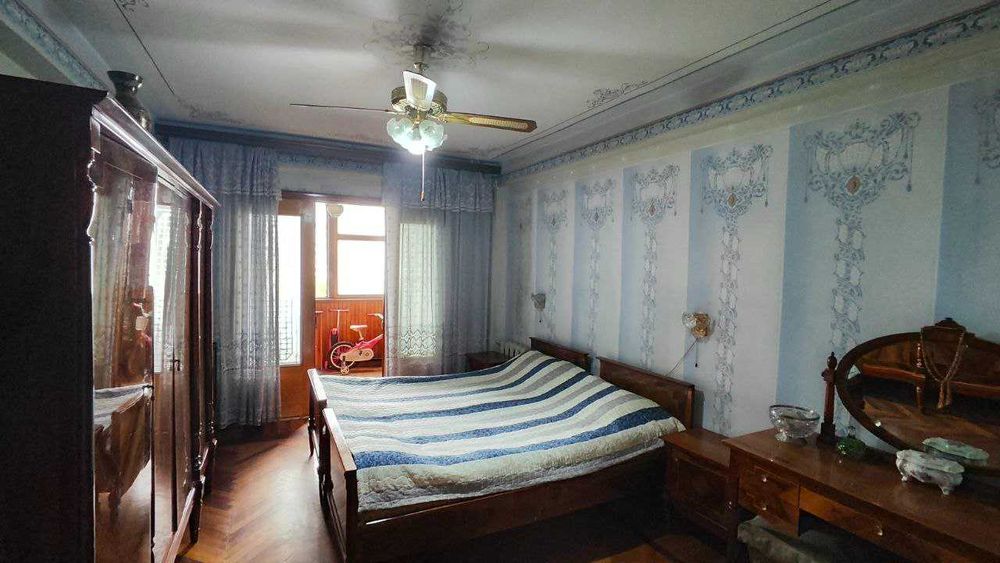 4 комнатная квартира на Максим Горького 124 м2