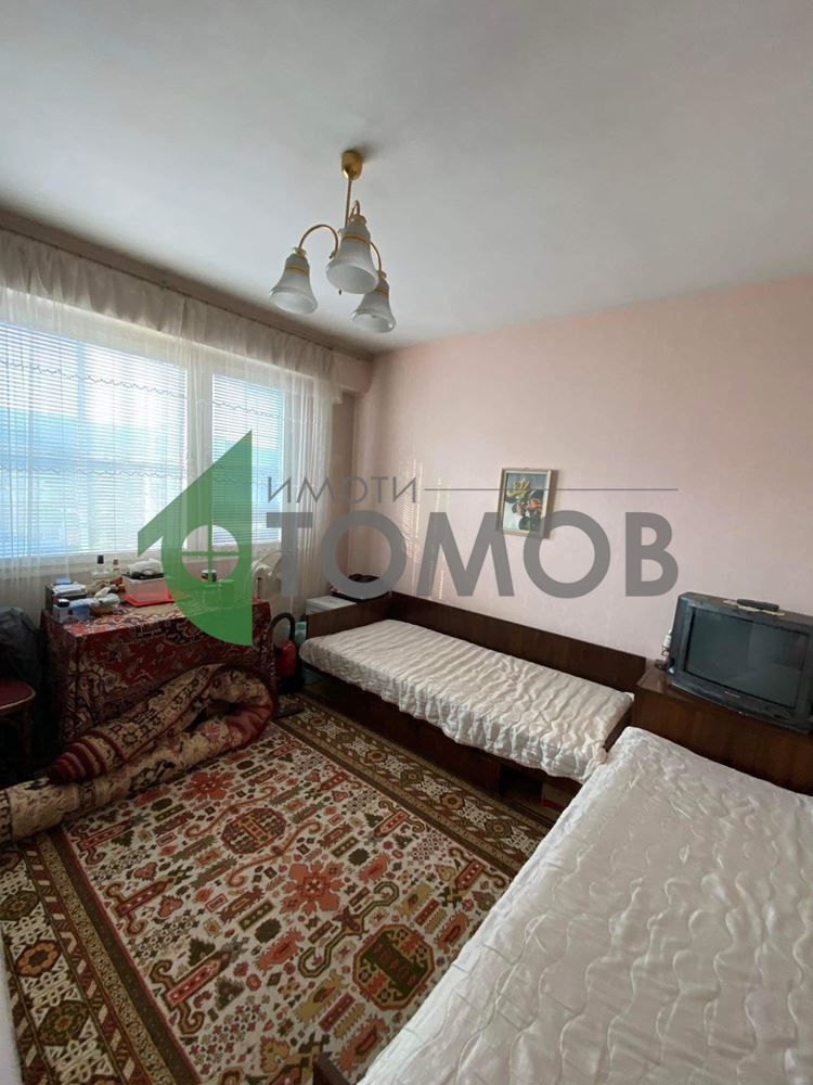 Продава се Двустаен апартамент в Шумен, Боян Българанов 1 - 65 кв.м за 926 €/кв.м - Снимка #2
