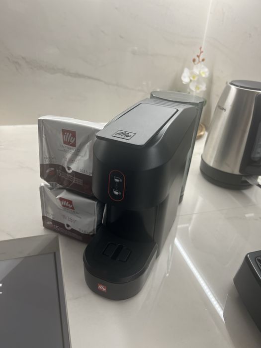 Капсулна кафемашина ILLY SMART MPS