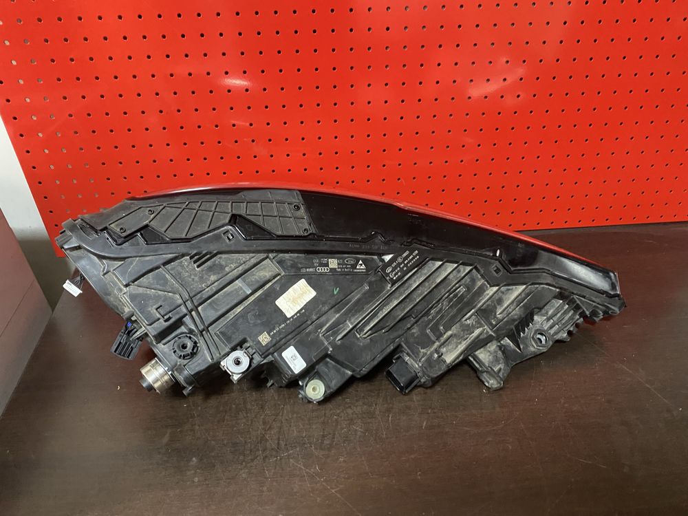 Far stanga full led matrix Audi Q8 cod 4M8941035