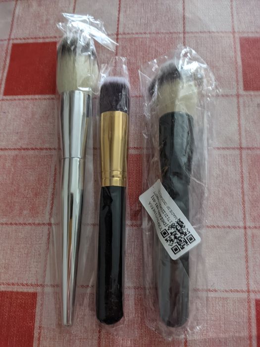 Pensule noi pentru machiaj diferite tipuri. Pret de la 7 la 40 lei.