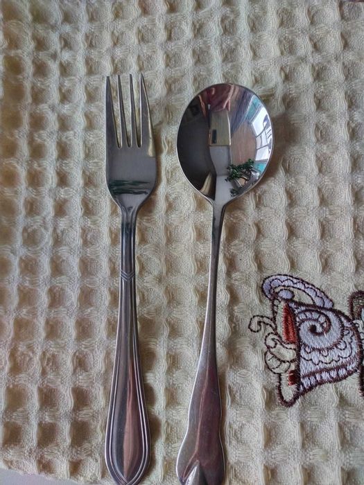 Столовые ложки и вилки