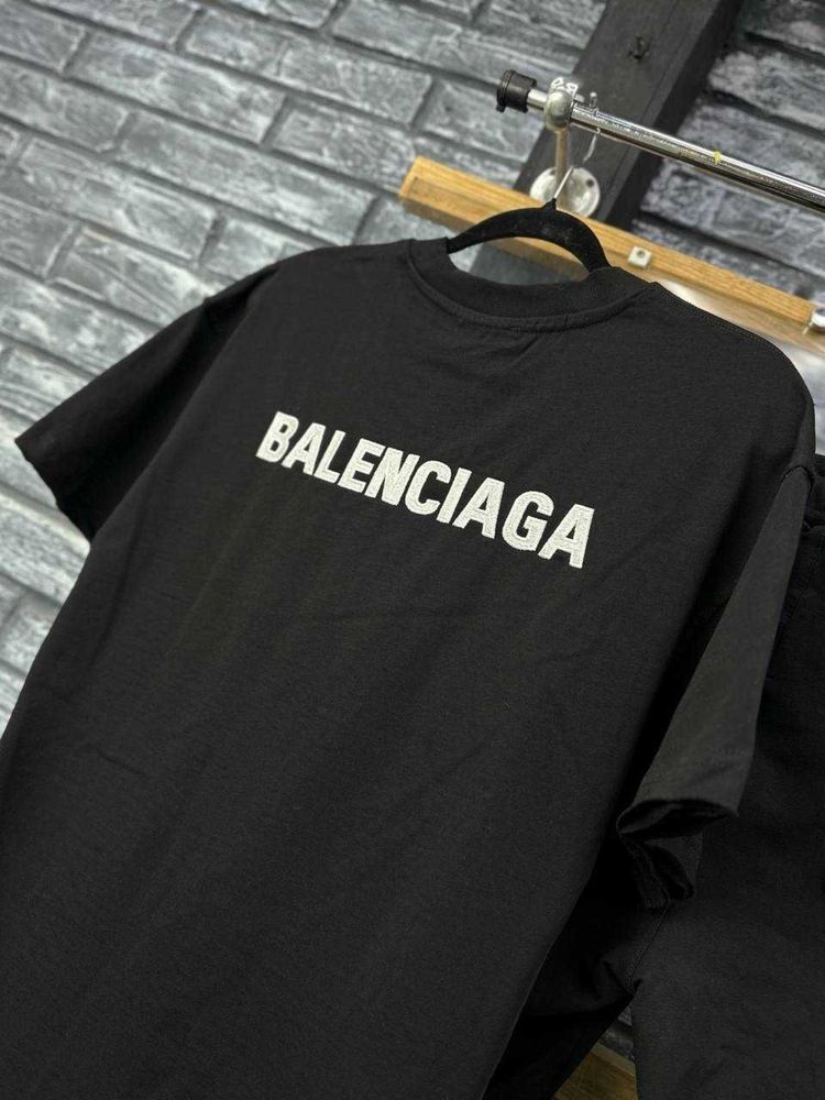 Мъжки комплект тениска и къси панталони *B*a*l*enci*a*g*a
