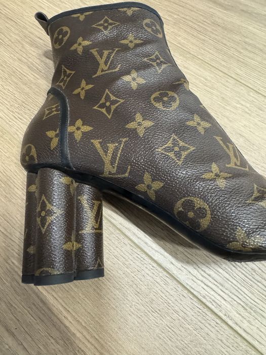 Оригинални боти LOUIS VUITTON номер 38