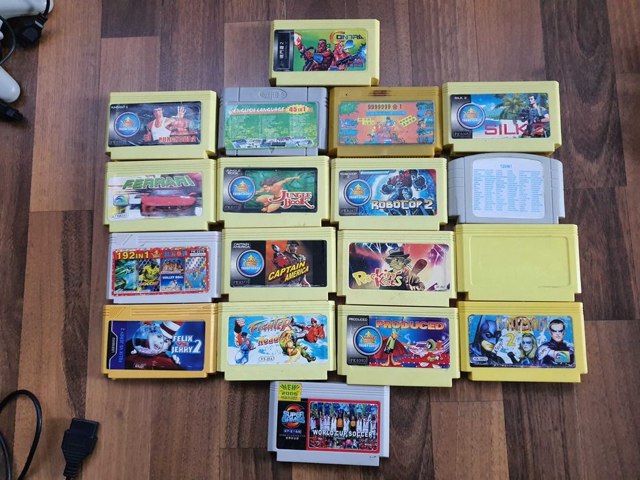 SET: dischete/casete + accesorii (pt ending man/joc pe televizor/tv)