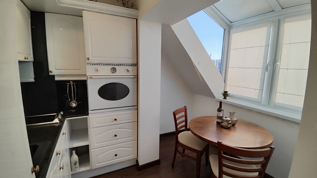 Дава се под наем Едностаен апартамент в Русе, Център - 45 кв.м за 331.5 € - Снимка #2