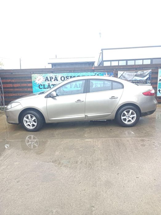 Vând Renault Fluence