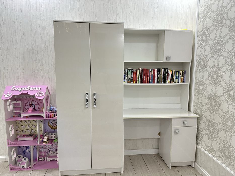 Продается детская мебель кровать акриловая  (подрастковая)