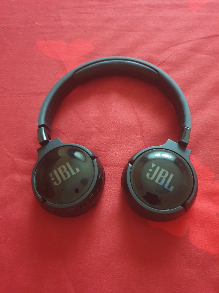 Casti JBL Tune 600BTNC