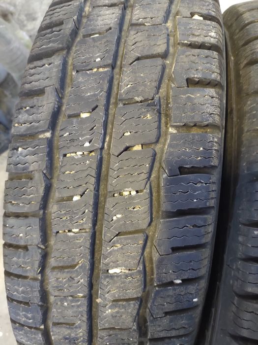 215/75/16  Kumho