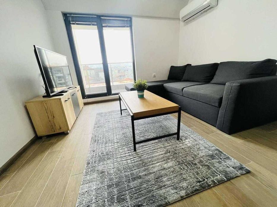 Двустаен апартамент в Младежки хълм