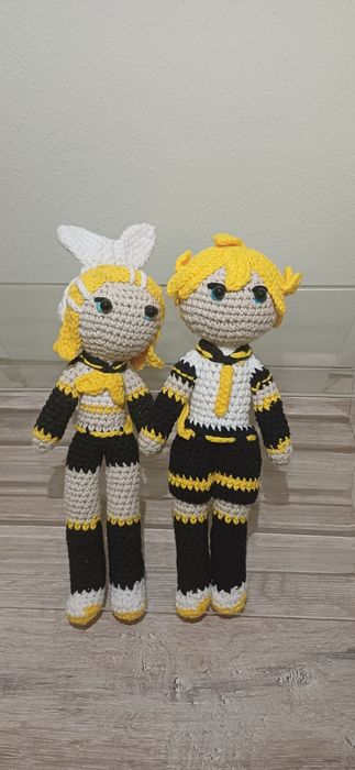 Эксклюзивные вязаные игрушки Рин и Лен (Vocaloid)

Мягкие и Милые