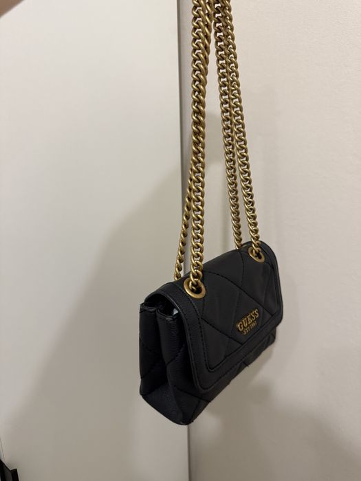 Продаю оригинальную сумку Guess