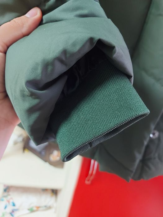 Geaca puffer cu gluga