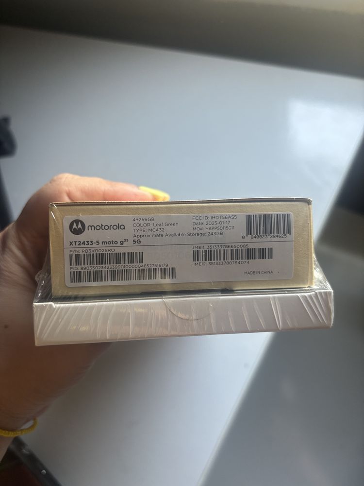 Moto G35, нов, запечатан с протектор и калъф
