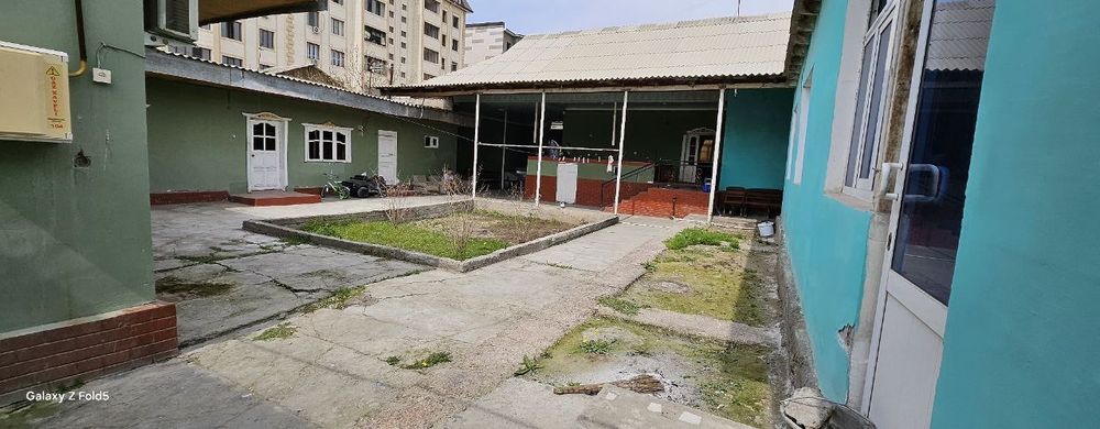 Xovli uy sotiladi 1 mavzeda