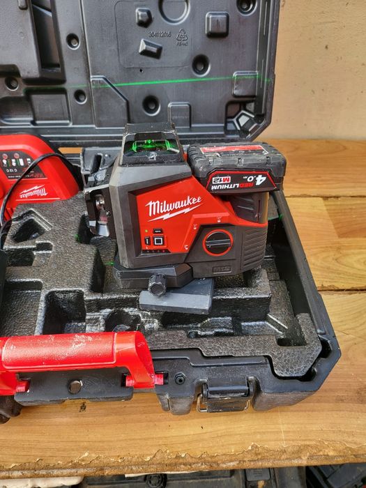 Nivela laser Milwaukee M12 3PL - 360 raza verde