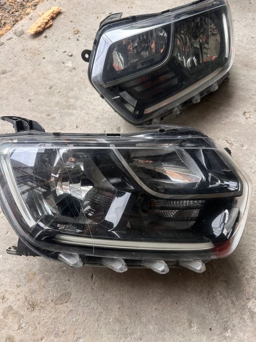 Faruri Dacia duster