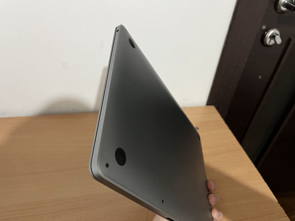MacBook Pro M1 8/256
