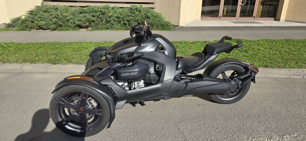 can am spyder 2019