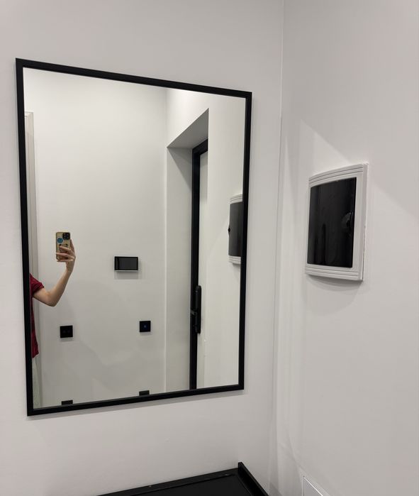 Продам большое настенное зеркало