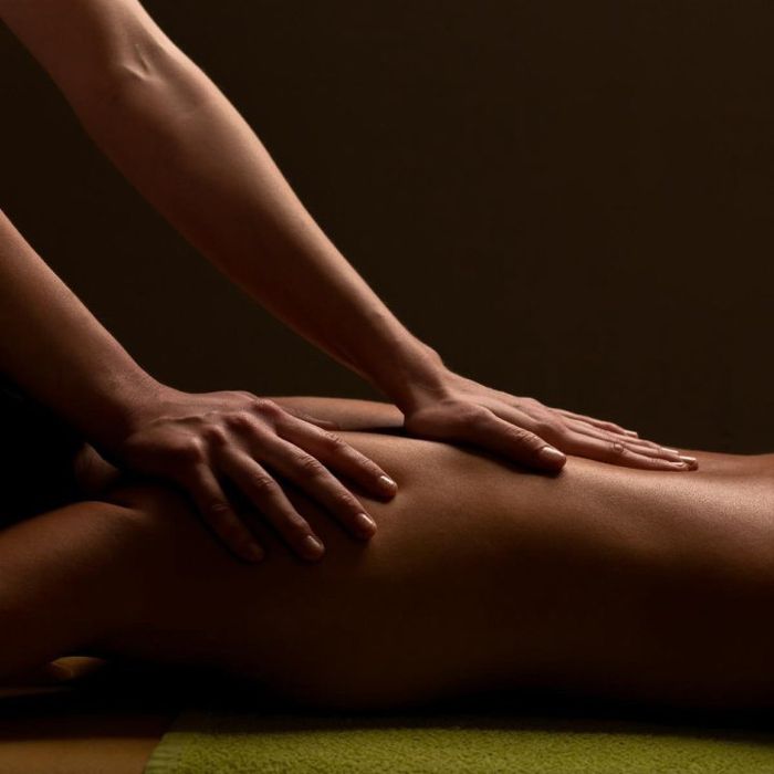 Массажист мужчина