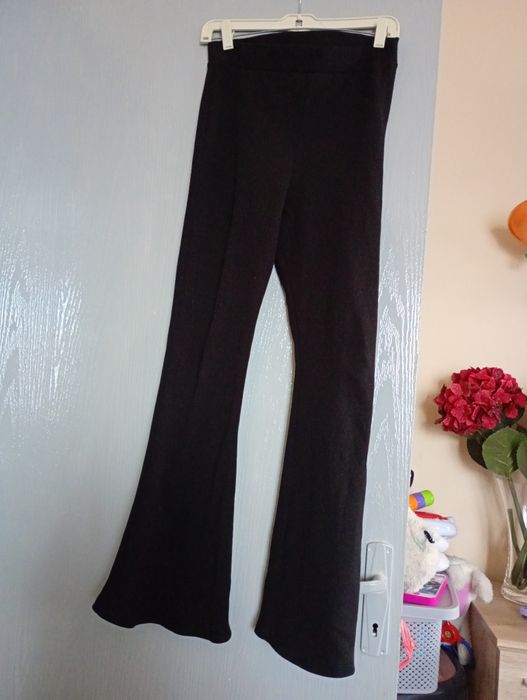 Vând pantaloni de damă in stare foarte bunâ