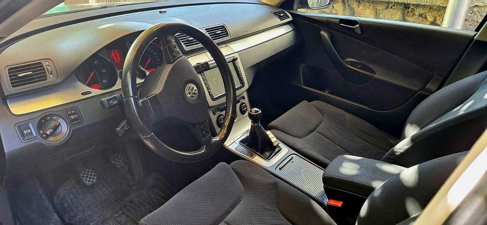 Продава се Пасат Б6 2.0 TDI