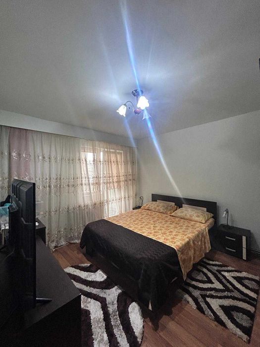 Apartament de 3 camere, decomandat, zona Baza Sportiva "LA TERENURI"